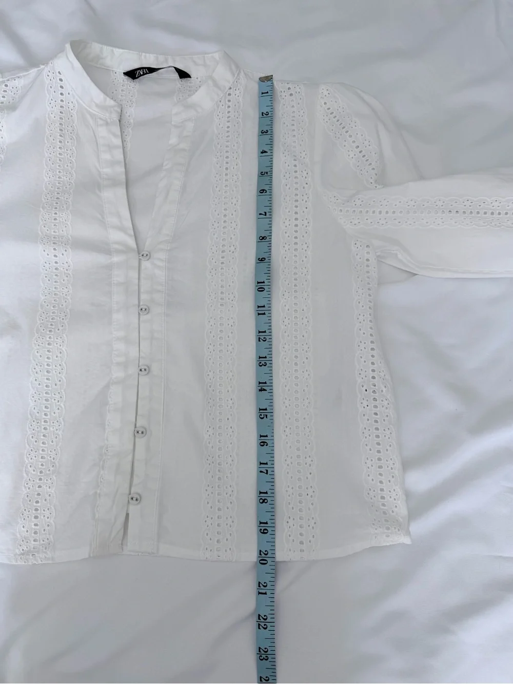 Zara White Eyelet Button-Front Blouse, size medium, 100% cotton
